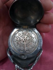 Antique skull watch (21)